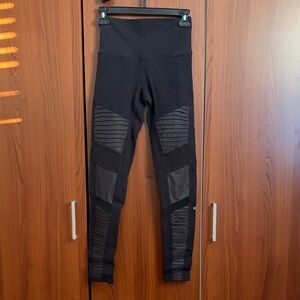 ALO YOGA Black High-Waisted Leggings